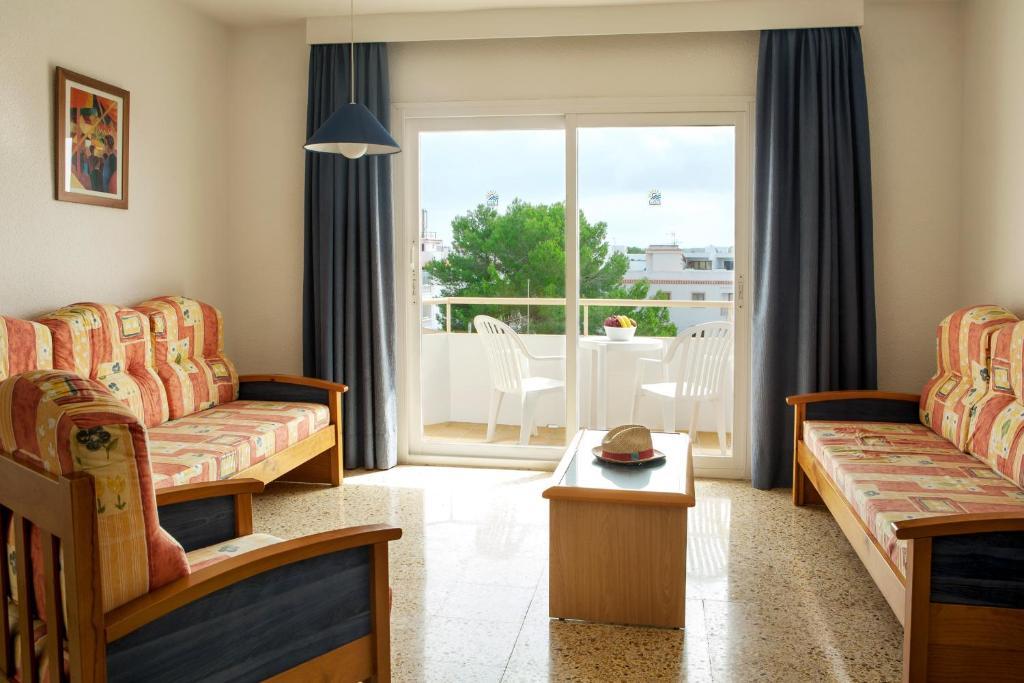 Opcion Roulette De Paya Hotels Es Pujols Bilik gambar