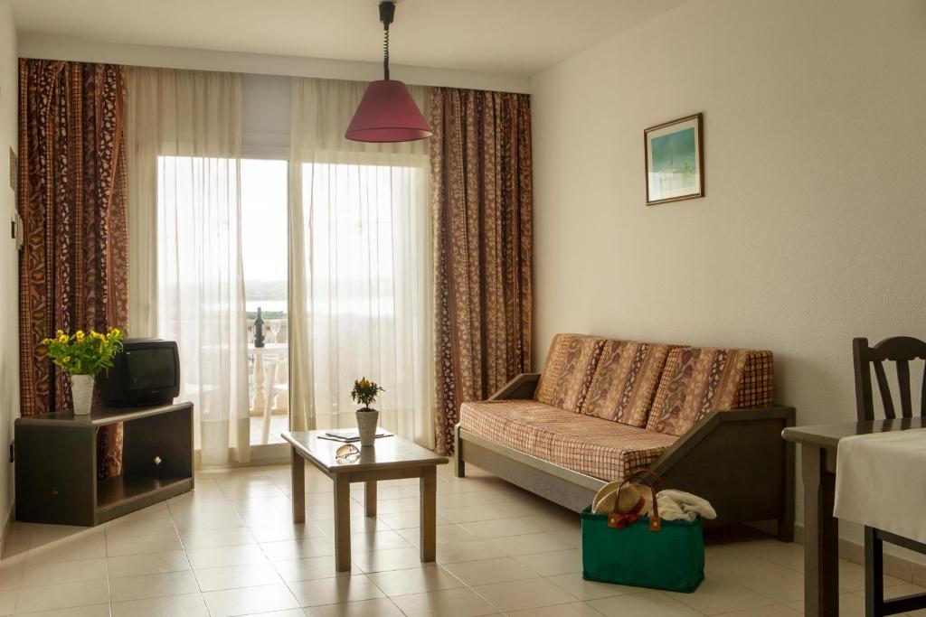 Opcion Roulette De Paya Hotels Es Pujols Bilik gambar
