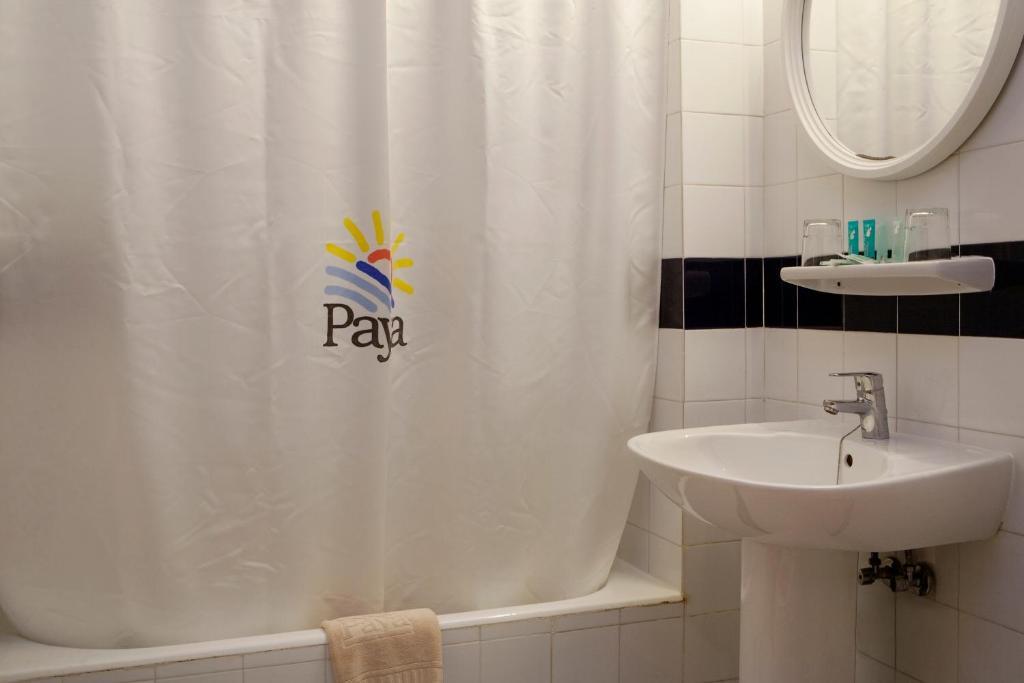 Opcion Roulette De Paya Hotels Es Pujols Bilik gambar